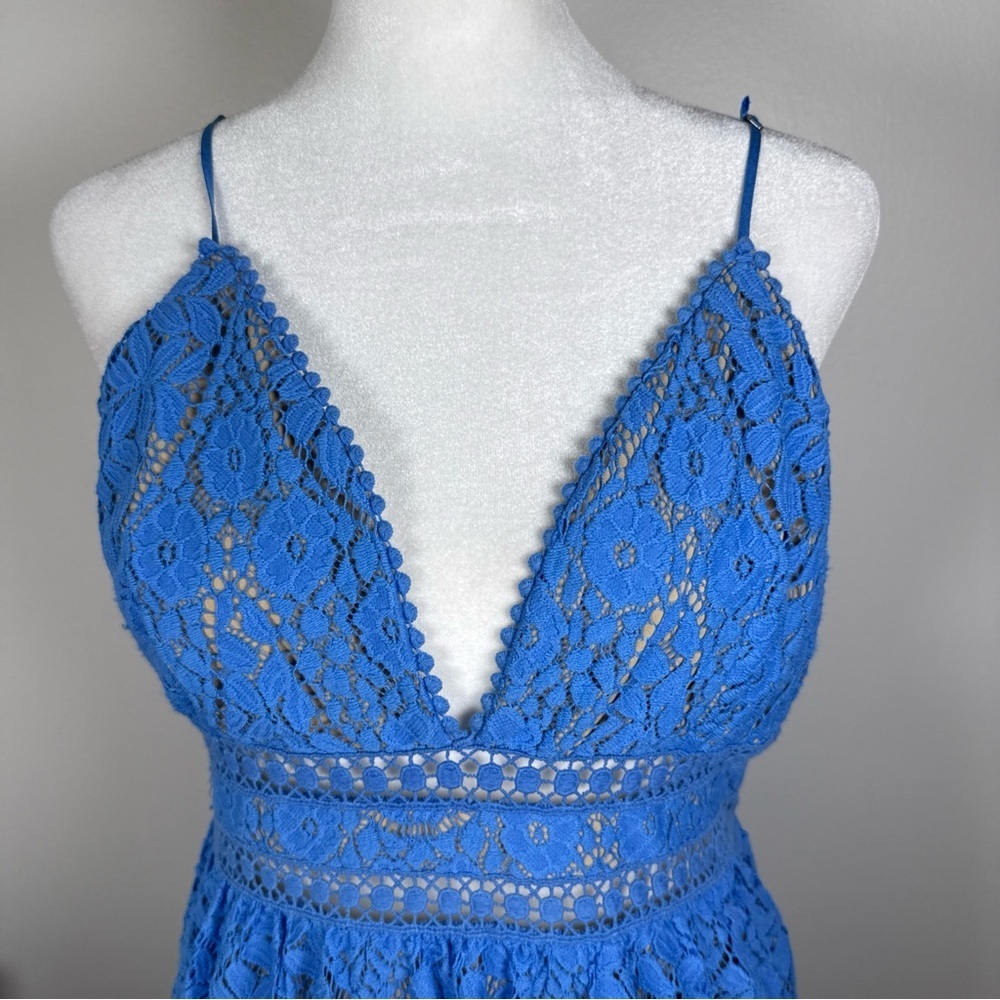 Saylor Safia Lace Sleeveless Adjustable Straps Tiered Midi Dress Blue Size Large - Picture 4 of 11